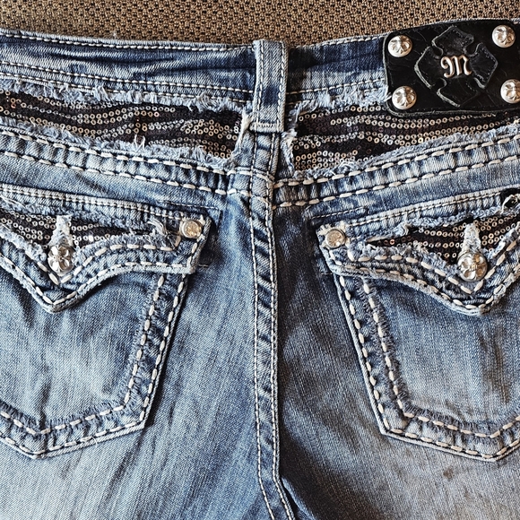 Miss Me faded Slightly distressed jeans - Picture 2 of 6